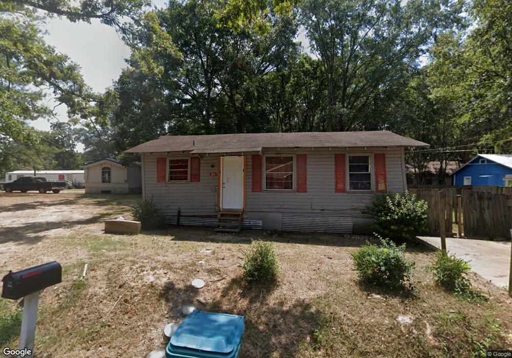 810 E Pecan Ave, Bastrop, LA 71220 - photo 1