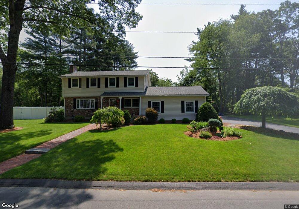 11 Fernwood Dr, MerriMacK, NH 03054 - photo 1