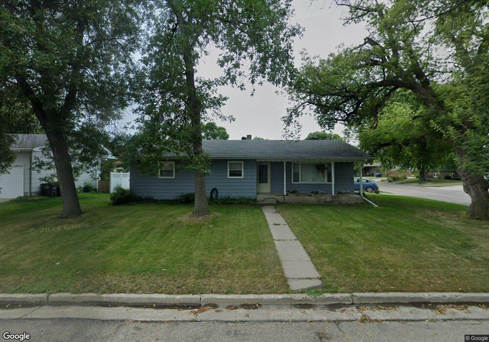 1002 5th Ave SW, Jamestown, ND 58401 - photo 1