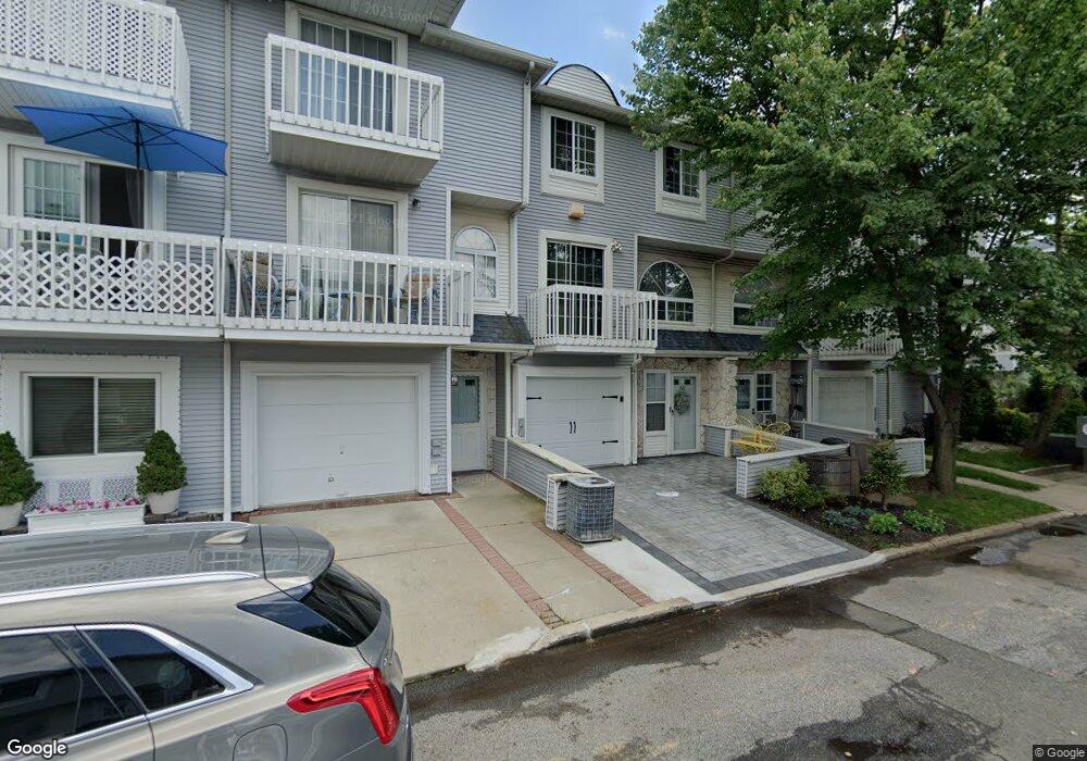65 Country Dr E unit 58, Staten Island, NY 10314 - photo 1