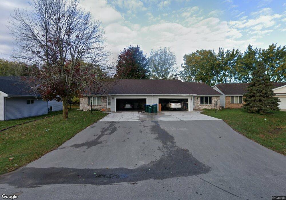 2217 Cloudview Ct, Appleton, WI 54914 - photo 1