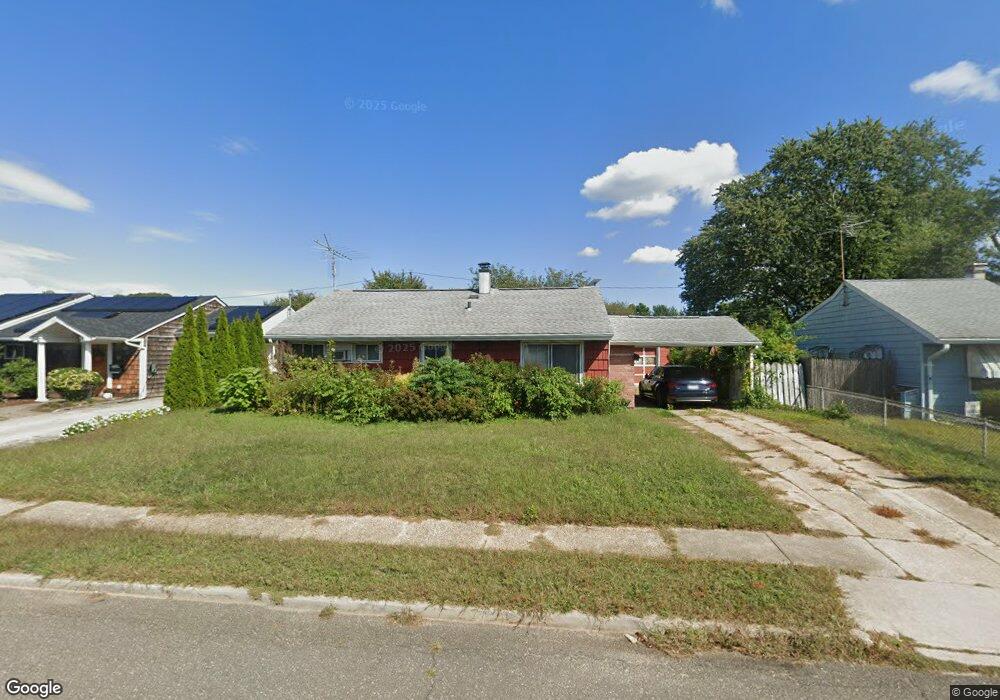 17 Sands Rd, Glen Cove, NY 11542 - photo 1