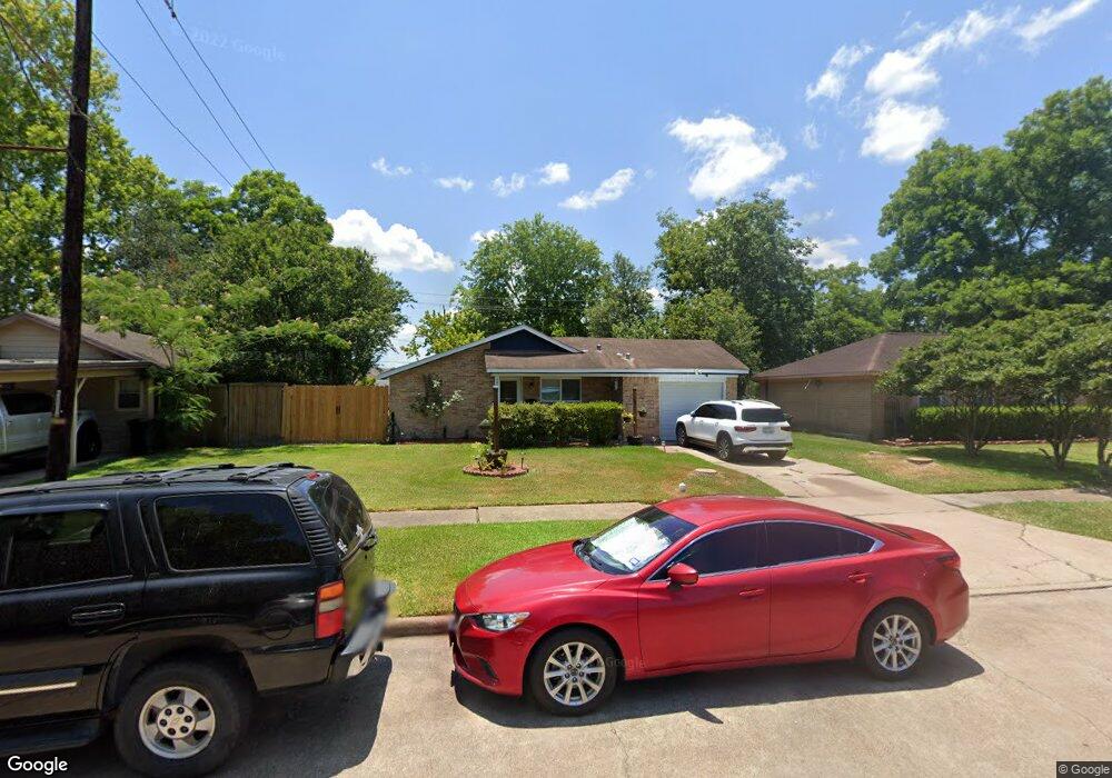 10010 Santa Monica Blvd, Houston, TX 77089 - photo 1