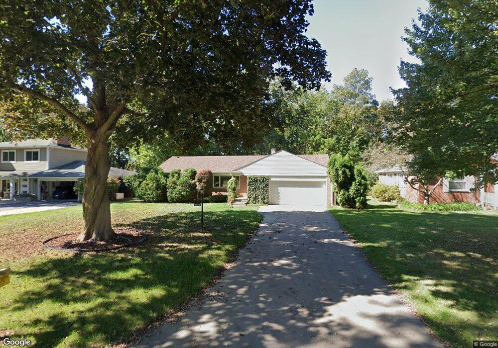 2156 Devonshire Rd, Bloomfield Hills, MI 48302 - photo 1