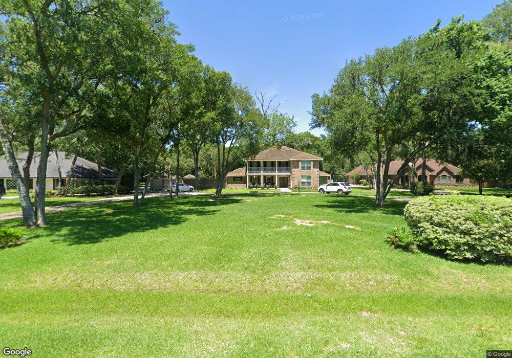 2008 Pine Dr, Friendswood, TX 77546 - photo 1