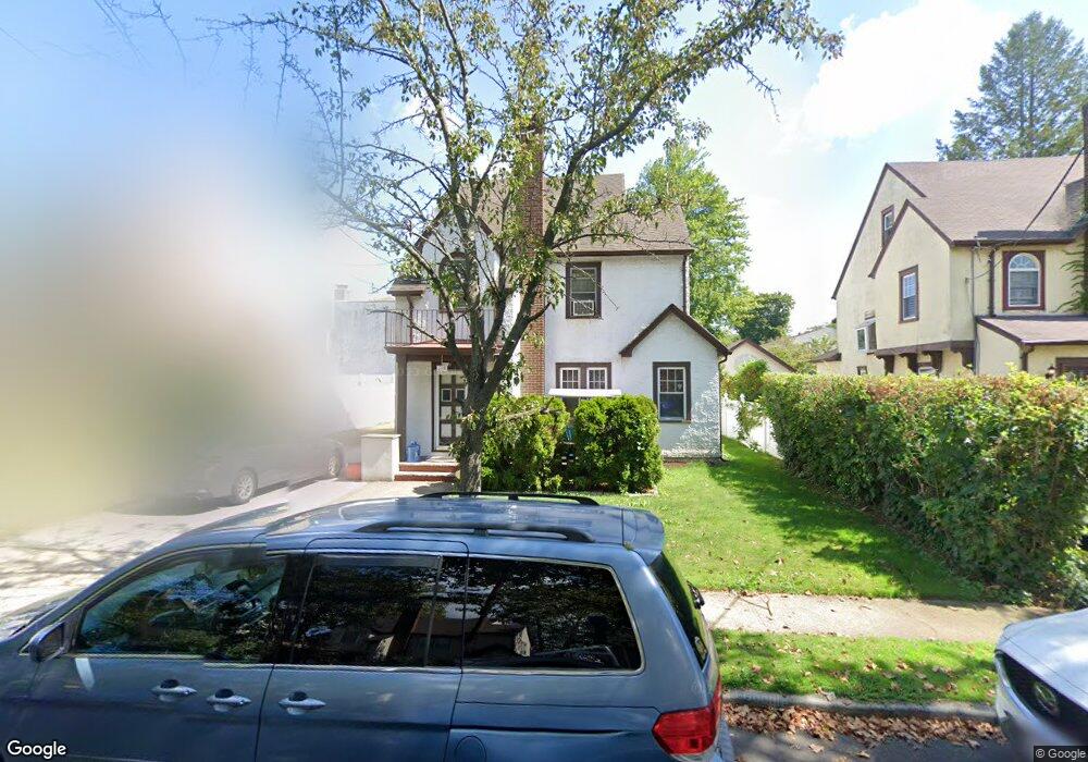 215 Sycamore St, West Hempstead, NY 11552 - photo 1