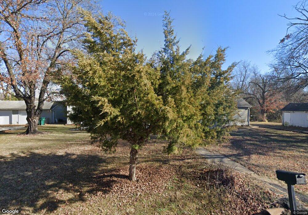 822 S 22nd St, Parsons, KS 67357 - photo 1