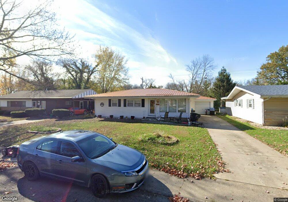 49 S Lakewood Dr, Effingham, IL 62401 - photo 1