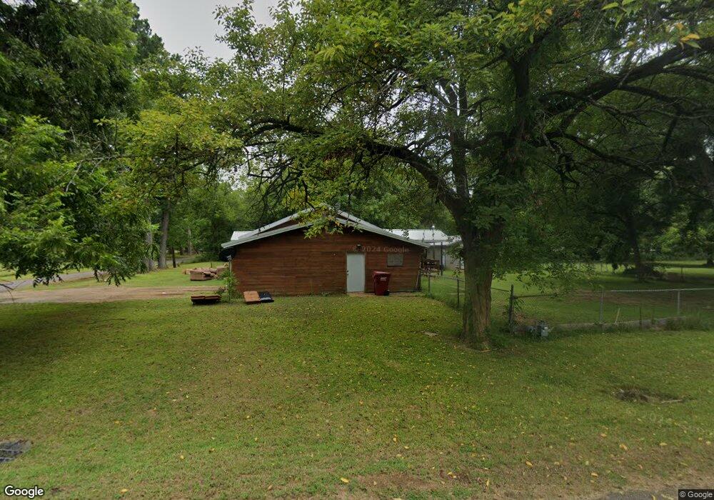 802 W 4th St, Hugo, OK 74743 - photo 1