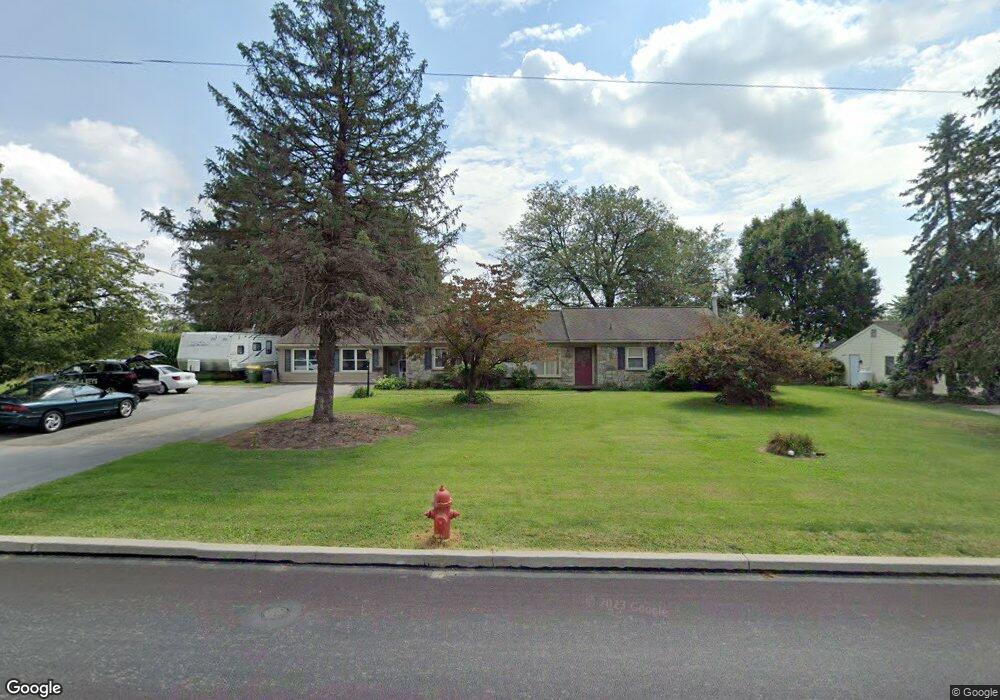 1720 Pioneer Rd, Lancaster, PA 17602 - photo 1