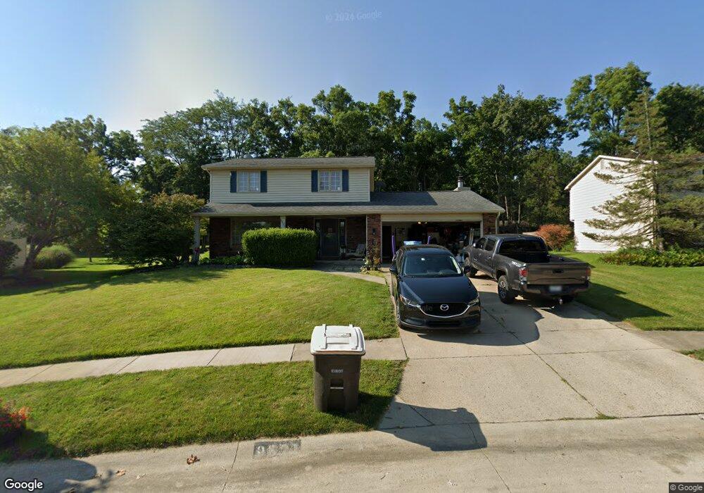 9521 Woodstream Dr, Fort Wayne, IN 46804 - photo 1