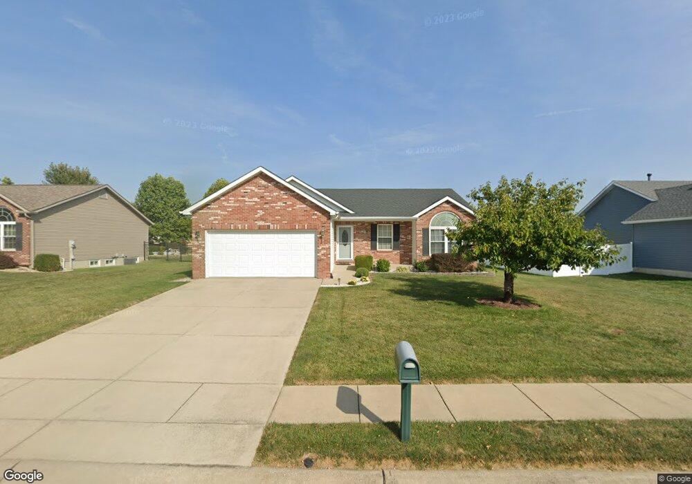 1928 Wellington Ln, Maryville, IL 62062 - photo 1