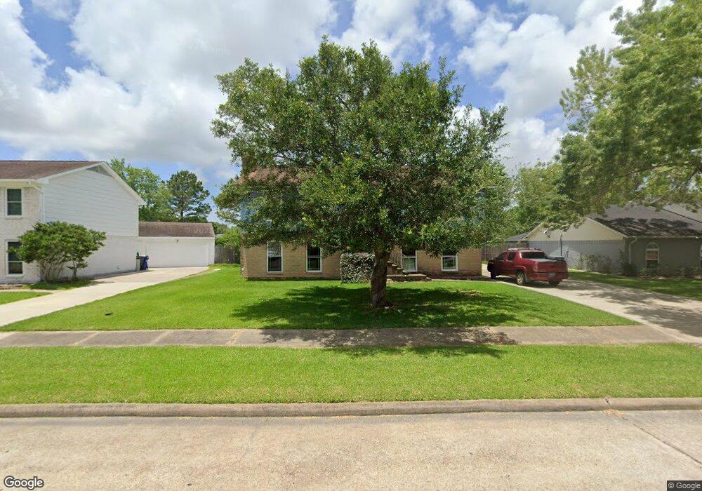 444 E Castle Harbour Dr, Friendswood, TX 77546 - photo 1