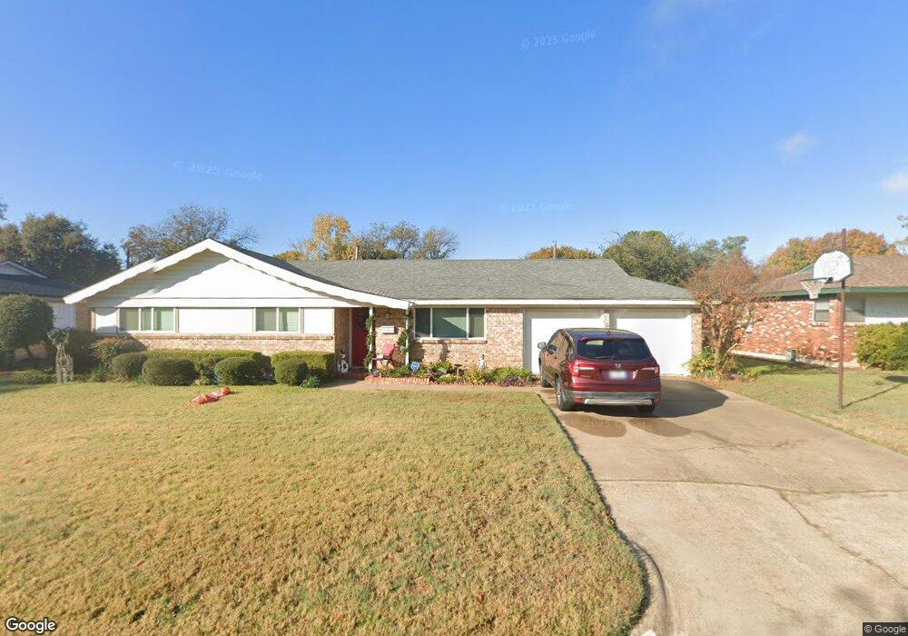 1121 Simpson Dr, Hurst, TX 76053 - photo 1