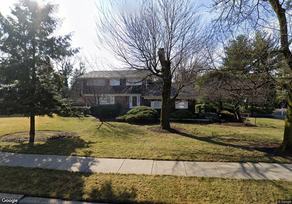 2 Robin Rd, Edison, NJ 08820 - photo 1