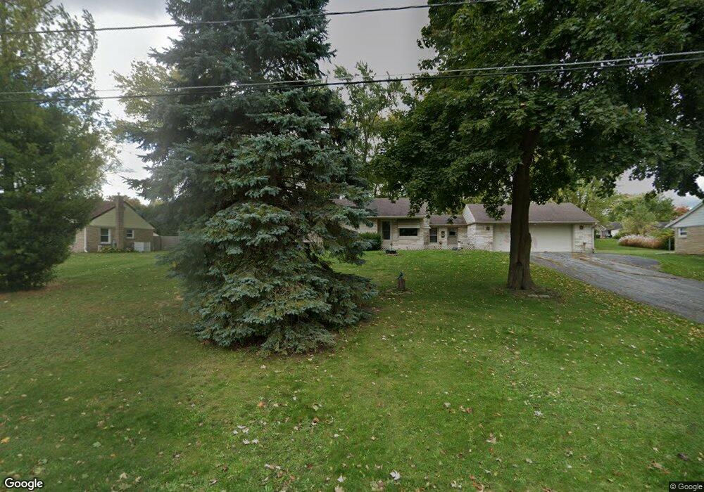 N69W13409 Harding Dr, Menomonee Falls, WI 53051 - photo 1