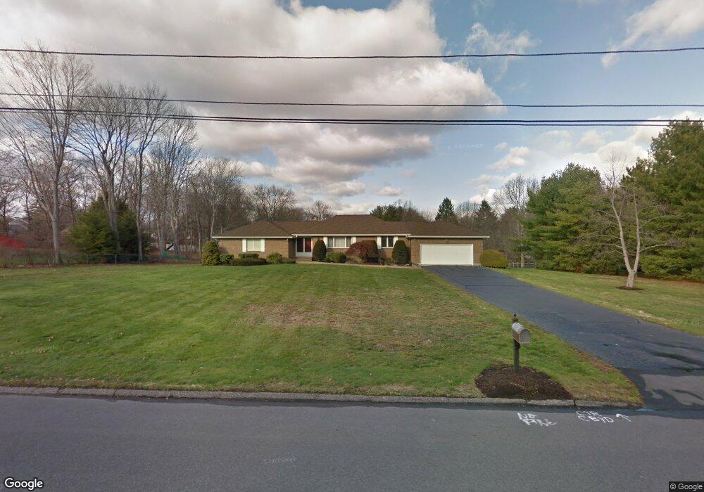 23 Teeter Rock Rd, Trumbull, CT 06611 - photo 1