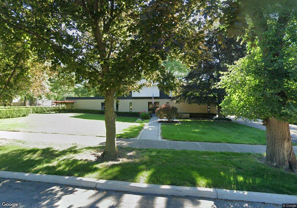 920 Whittier Rd, Grosse Pointe Park, MI 48230 - photo 1