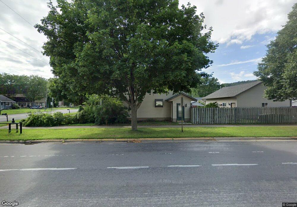 504 S 7th St, La Crescent, MN 55947 - photo 1