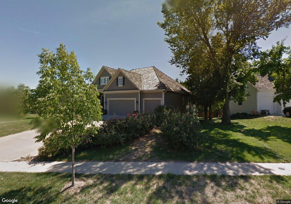 8145 Deer Run St, Lenexa, KS 66220 - photo 1