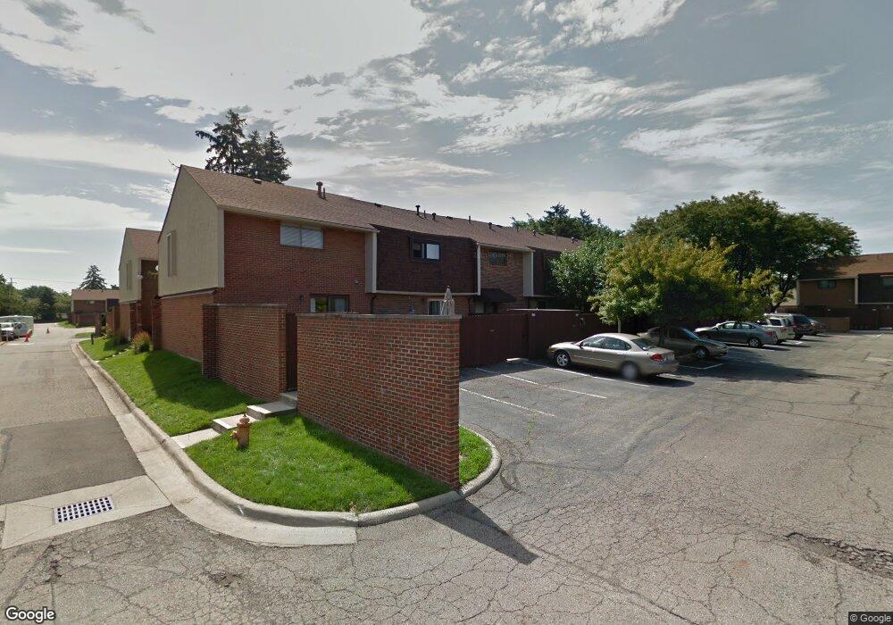 1867 Willoway Cir N, Columbus, OH 43220 - photo 1