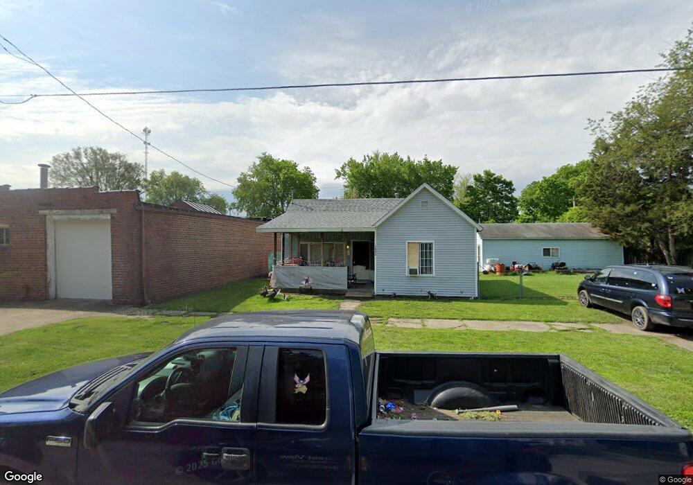 2905 Cedar Ave, Mattoon, IL 61938 - photo 1