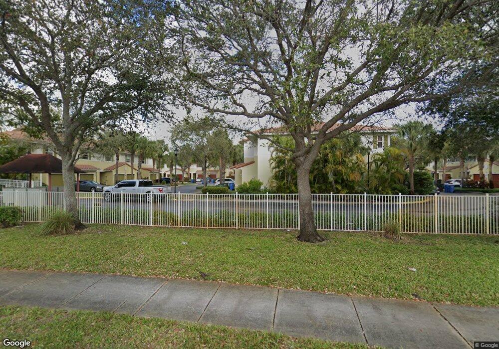 2431 NW 31st Ct unit 19, Oakland Park, FL 33309 - photo 1