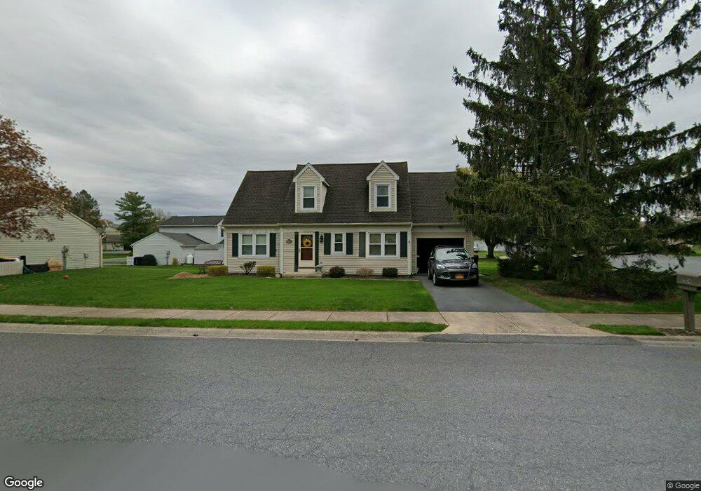 304 W Spruce St, New Holland, PA 17557 - photo 1