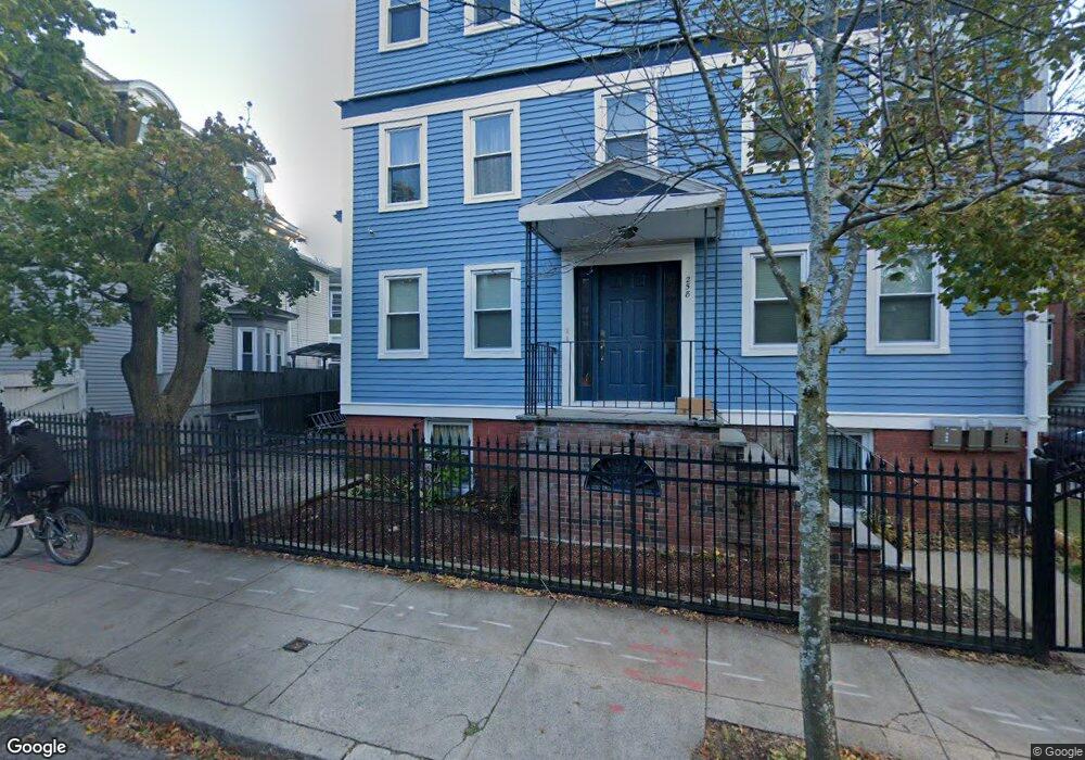 258 River St unit 1, Cambridge, MA 02139 - photo 1