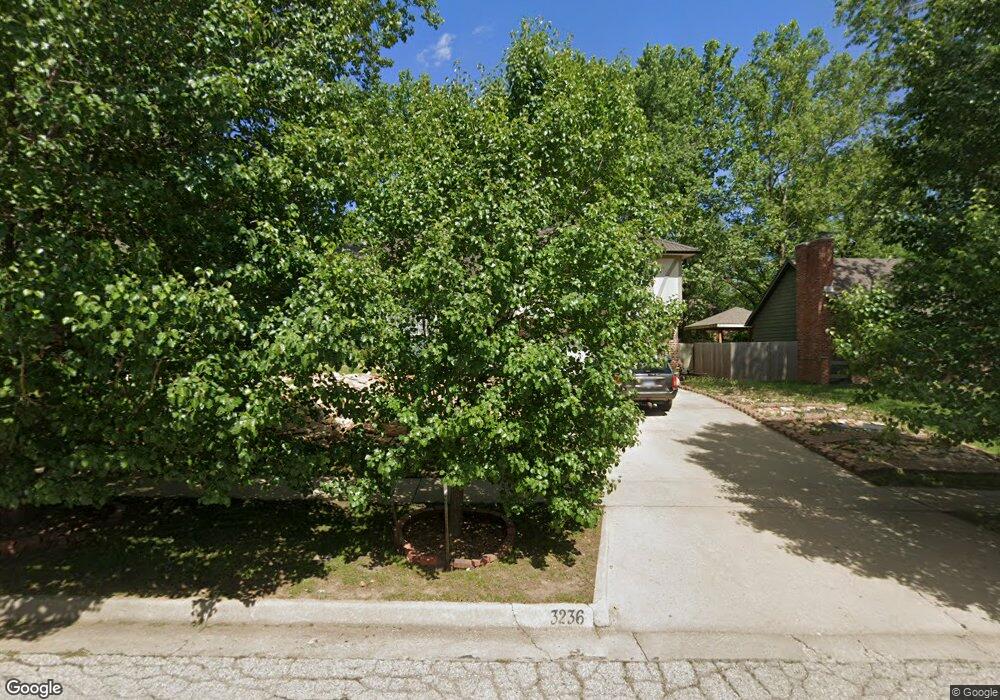 3236 SW MacVicar Ave, Topeka, KS 66611 - photo 1