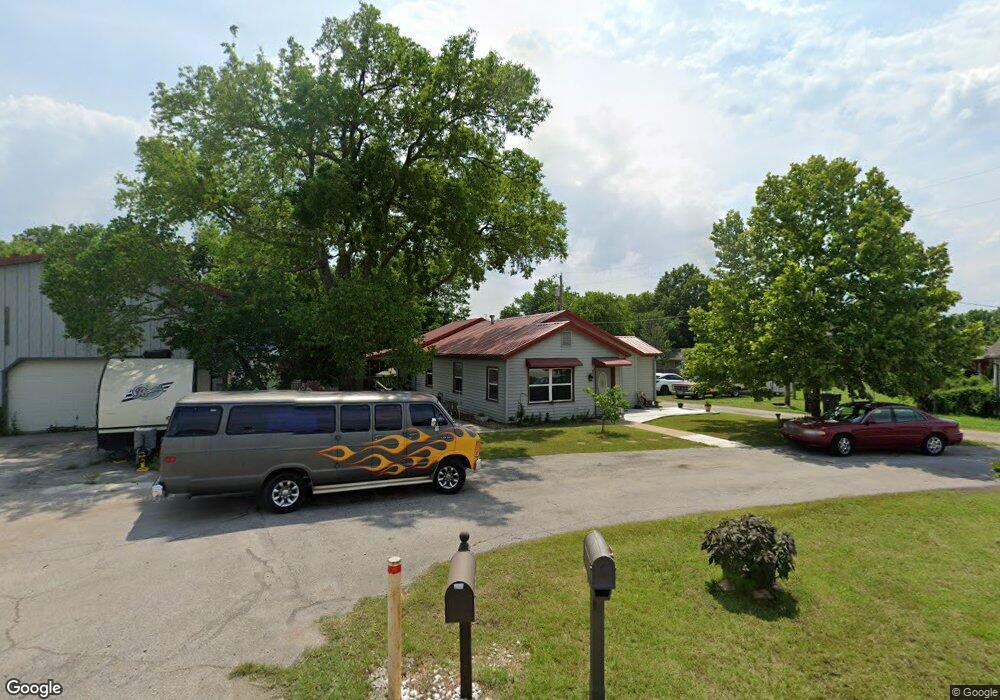 103 W 1st St, Claremore, OK 74017 - photo 1