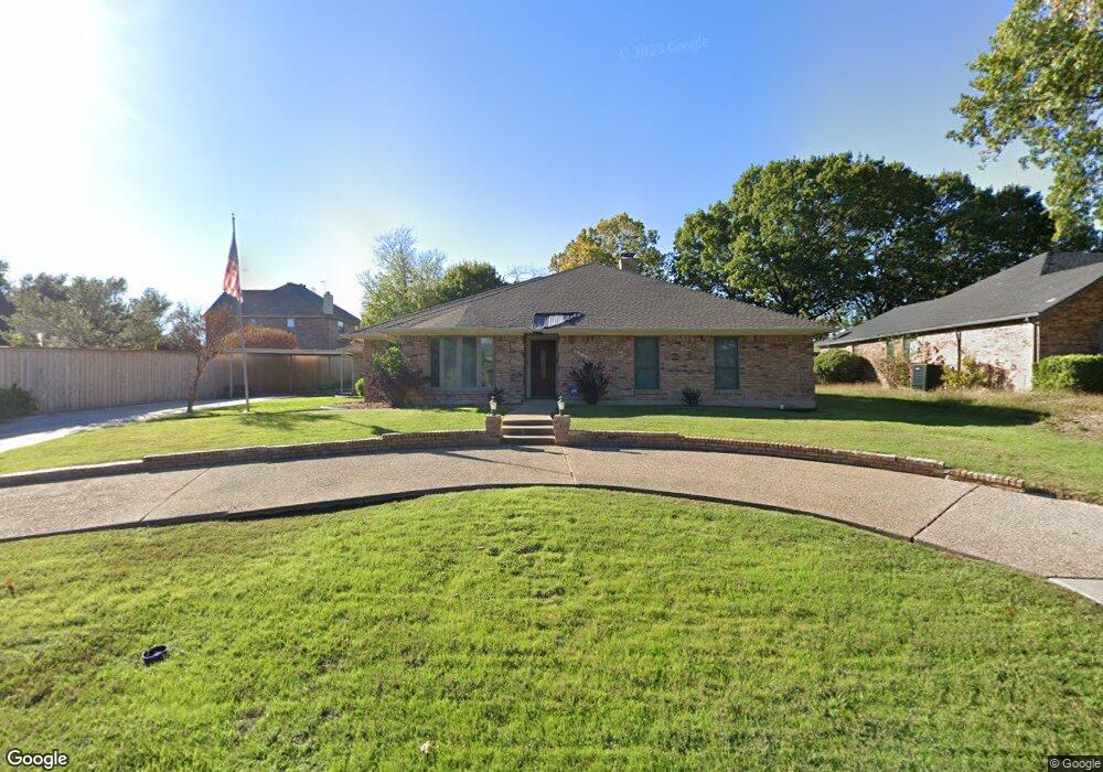 1005 Cook Dr, Grand Prairie, TX 75050 - photo 1