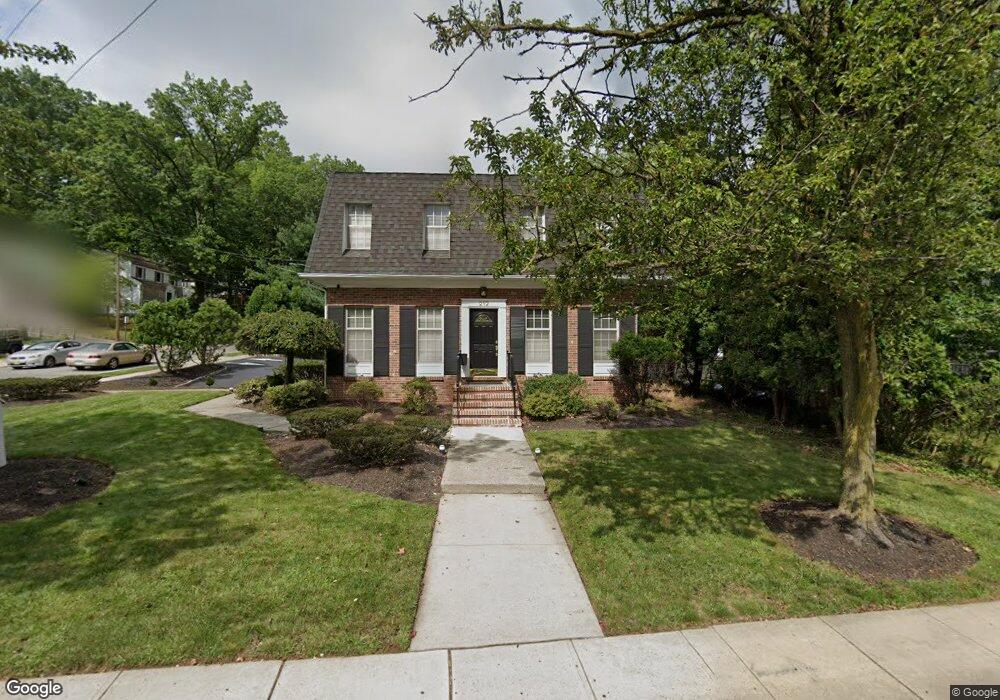 212 Pompton Ave unit 1, Verona, NJ 07044 - photo 1