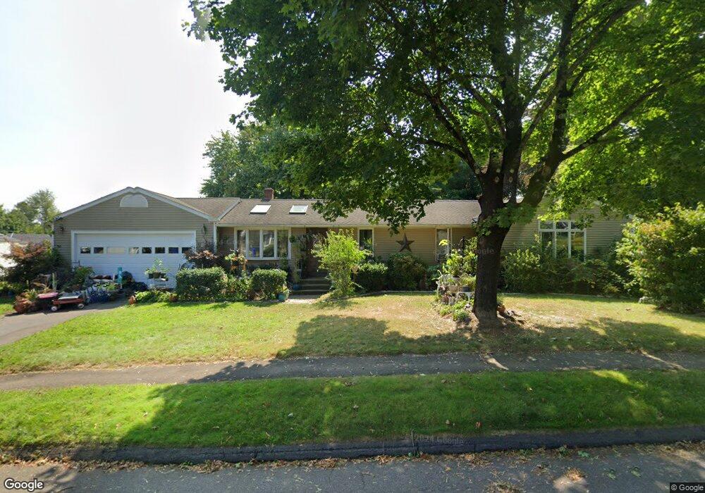 25 Hickory Cir, Middletown, CT 06457 - photo 1