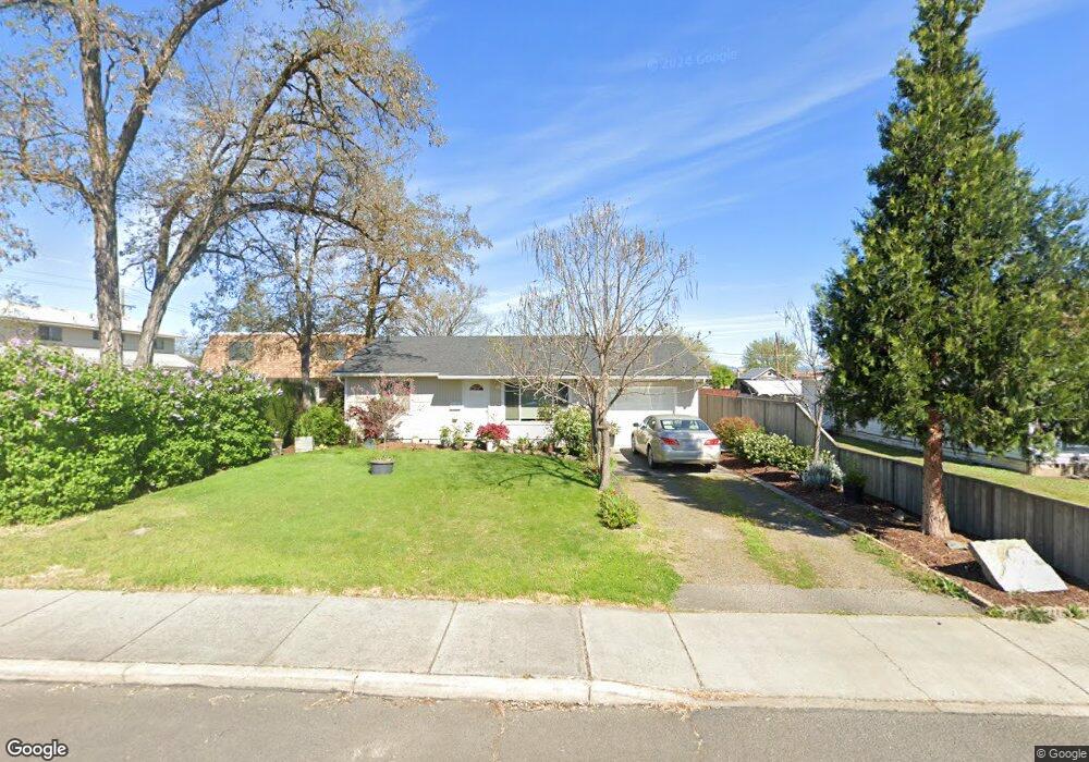 833 Laurel St, Central Point, OR 97502 - photo 1