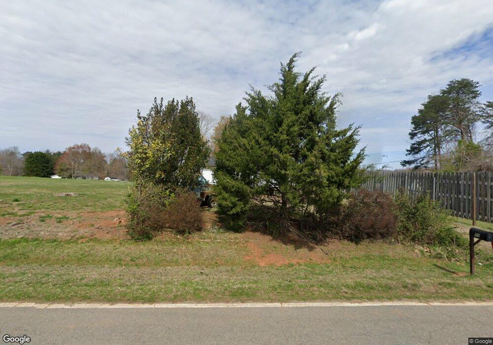 211 Reeves Rd, Statesville, NC 28625 - photo 1