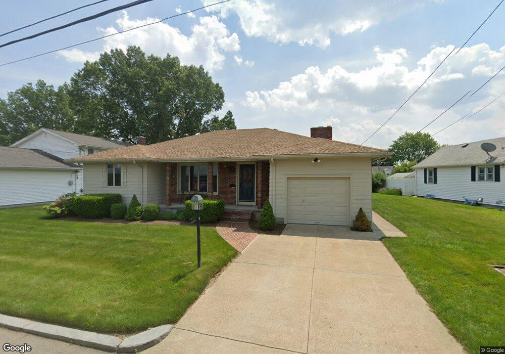 8 Wardlaw Ct, Providence, RI 02908 - photo 1