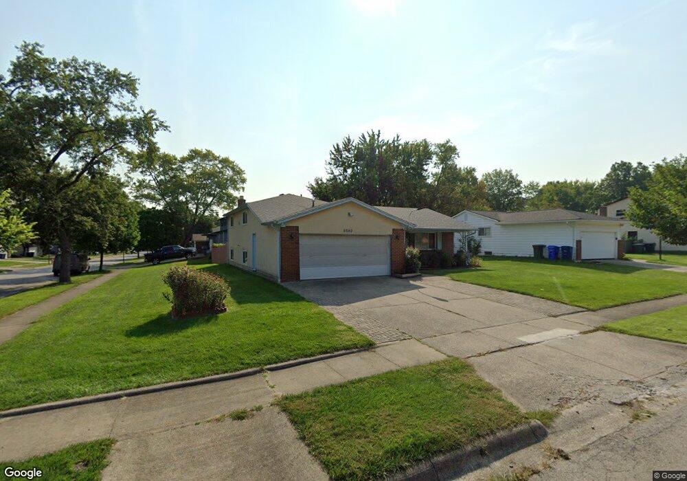 6640 Devonhill Rd, Columbus, OH 43229 - photo 1