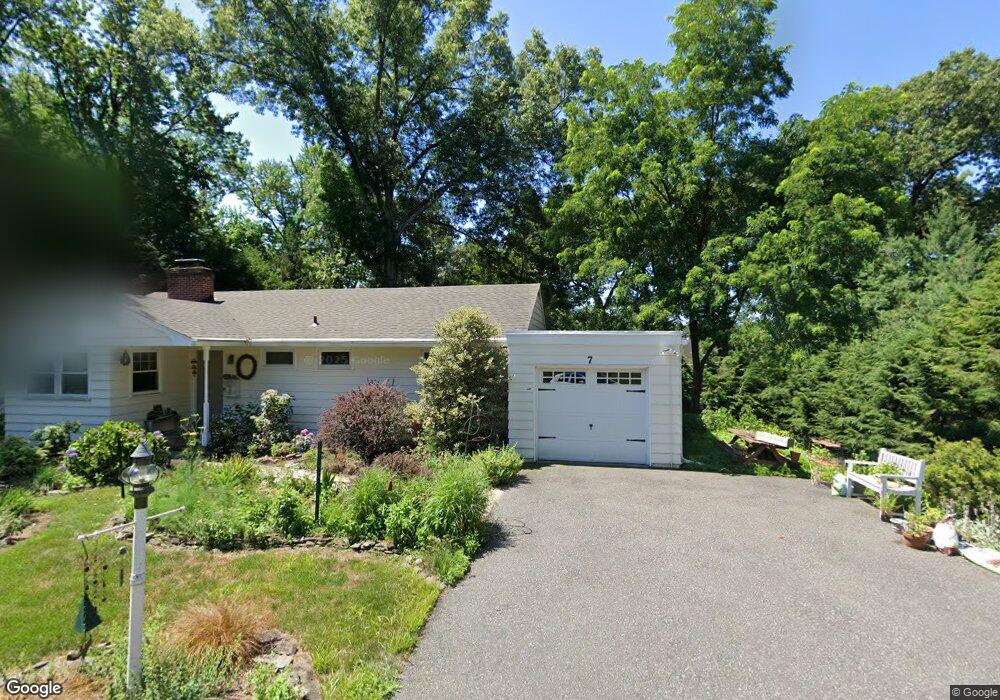 7 Meredith Rd, Demarest, NJ 07627 - photo 1