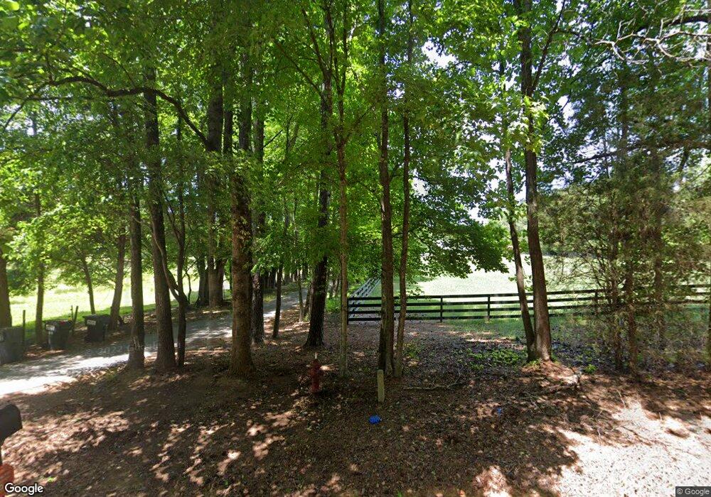 1561 Standing Rock Rd, Senoia, GA 30276 - photo 1