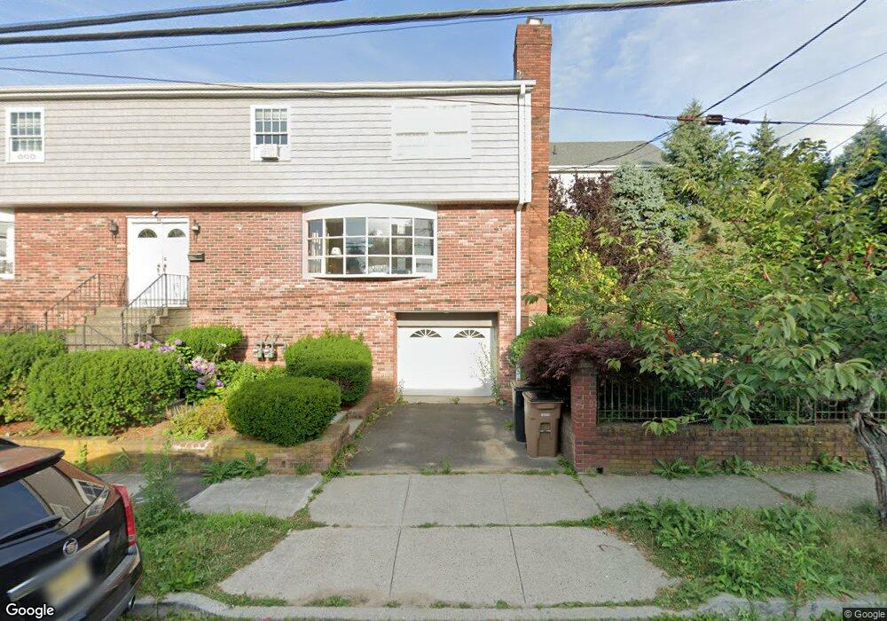 104 Colonial Rd, Stamford, CT 06906 - photo 1