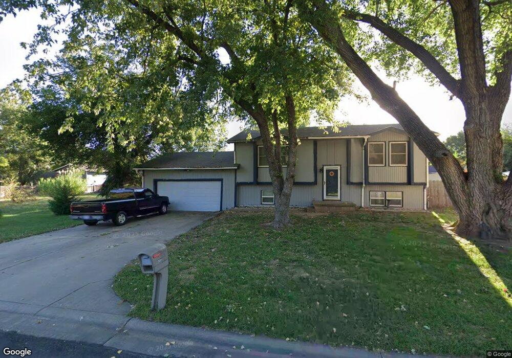 324 S Heather Ln, Maize, KS 67101 - photo 1