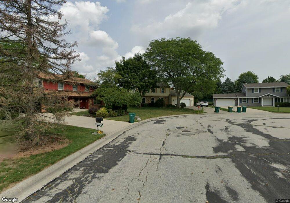 W159N10177 Comanche Ct, Germantown, WI 53022 - photo 1