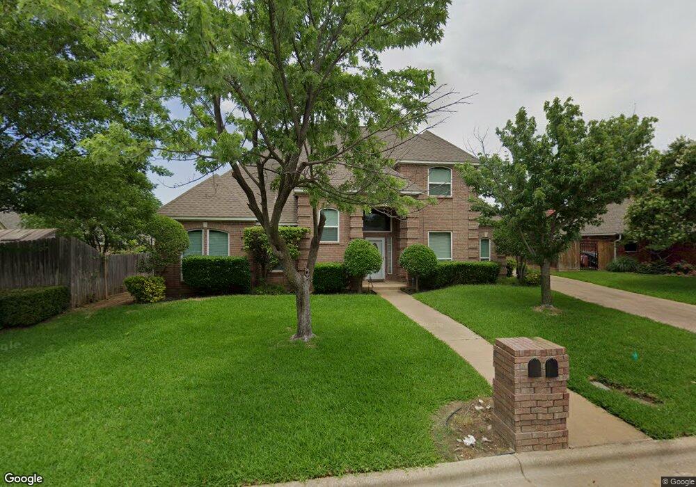 340 Shadow Wood Ln, Hurst, TX 76054 - photo 1