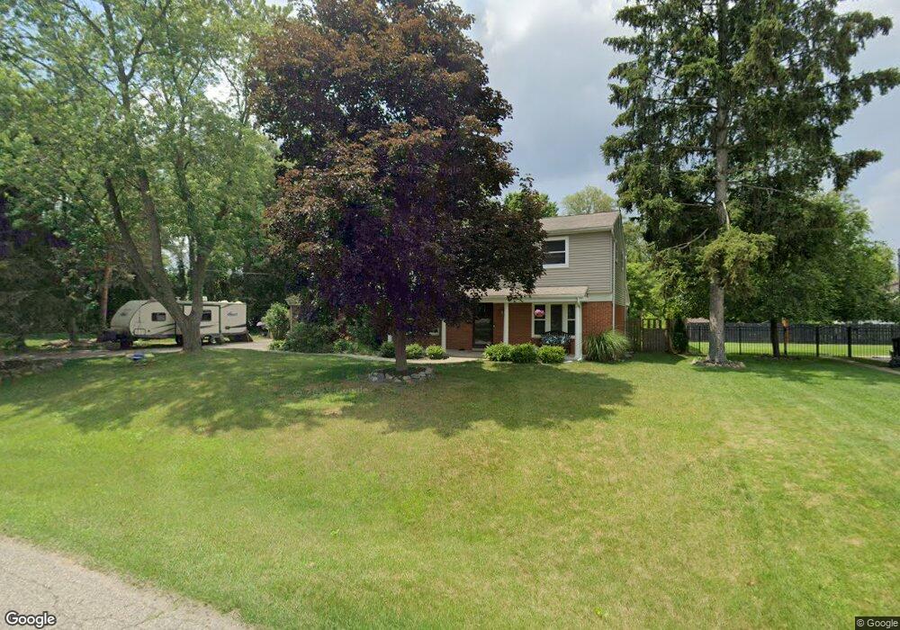 3611 Lake Oakland Shores Dr, Waterford, MI 48329 - photo 1