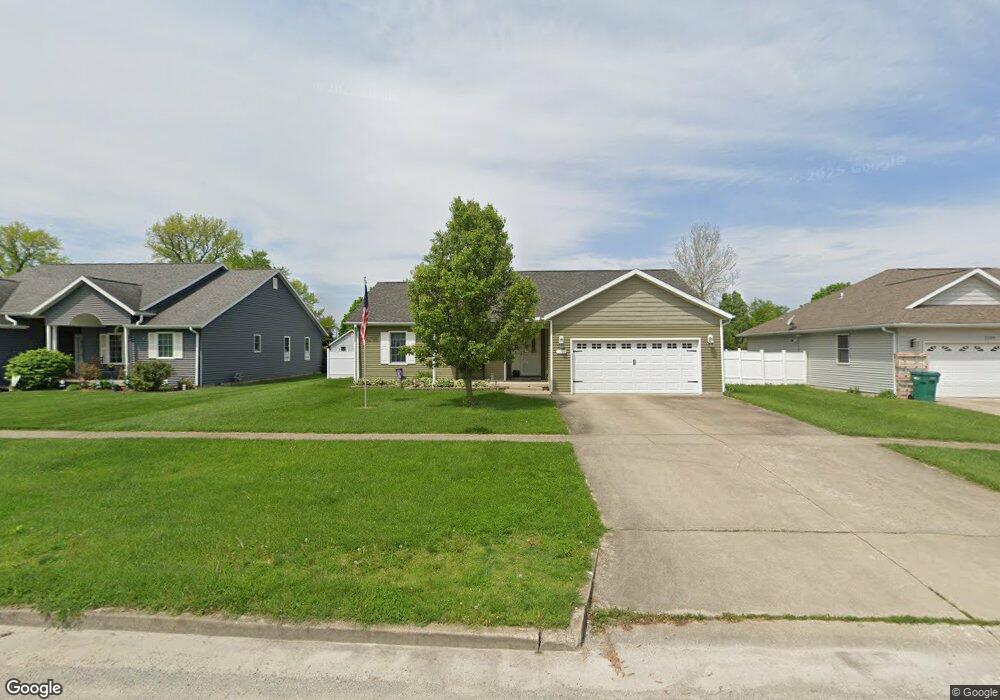 1215 S 16th St, Mattoon, IL 61938 - photo 1