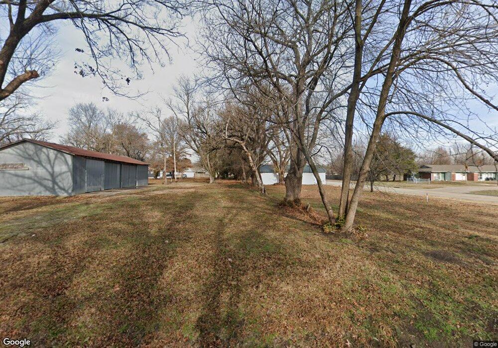 1307 Wilson Ave, Parsons, KS 67357 - photo 1