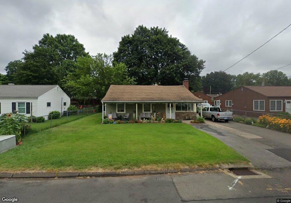 5 Circle Dr, Wallingford, CT 06492 - photo 1