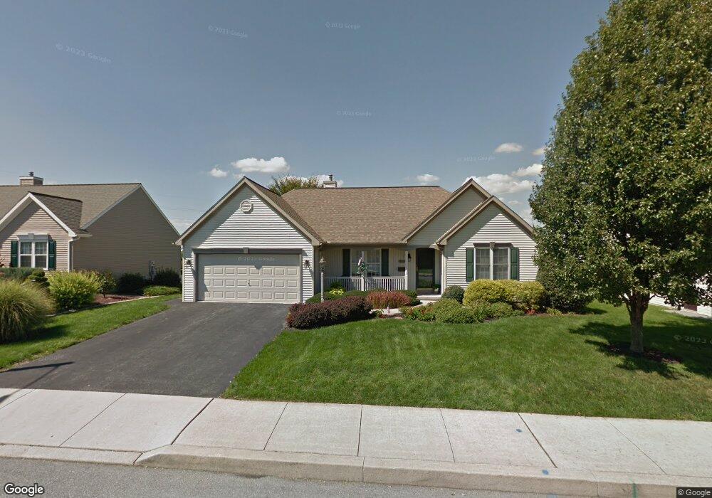 575 W Conestoga St, New Holland, PA 17557 - photo 1