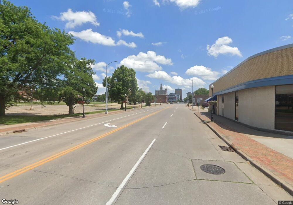 511 N Gaines St, Davenport, IA 52802 - photo 1